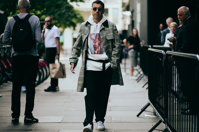 런던 컬렉션 맨즈 2018 봄 여름 패션위크 london fashion week mens spring summer street style lcm