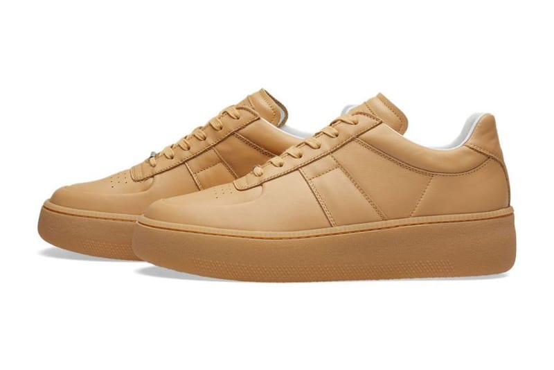 메종 마르지엘라가 만든 에어 포스 1 '섭 로우'