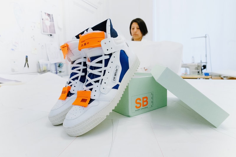 오프 화이트 2018 spring summer 런웨이 운동화 팝업 개최 off white sneaker empty gallery