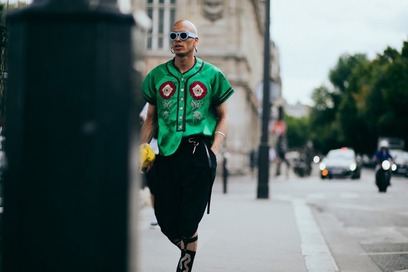 파리 패션위크 베트멍 전시장을 런웨이로 만든 패션 피플들 vetements 2018 spring summer show streetsnaps 2017