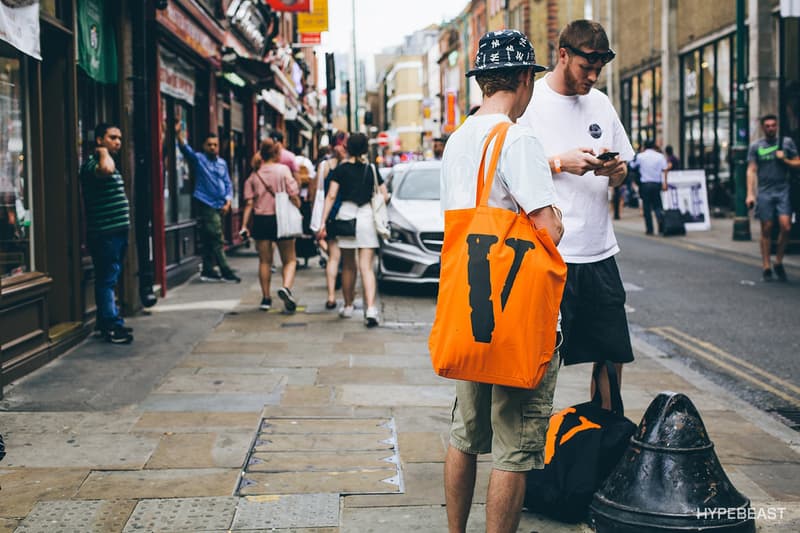 브이론 런던 팝업 현장 거리 패션 2017 vlone london popup street style snaps