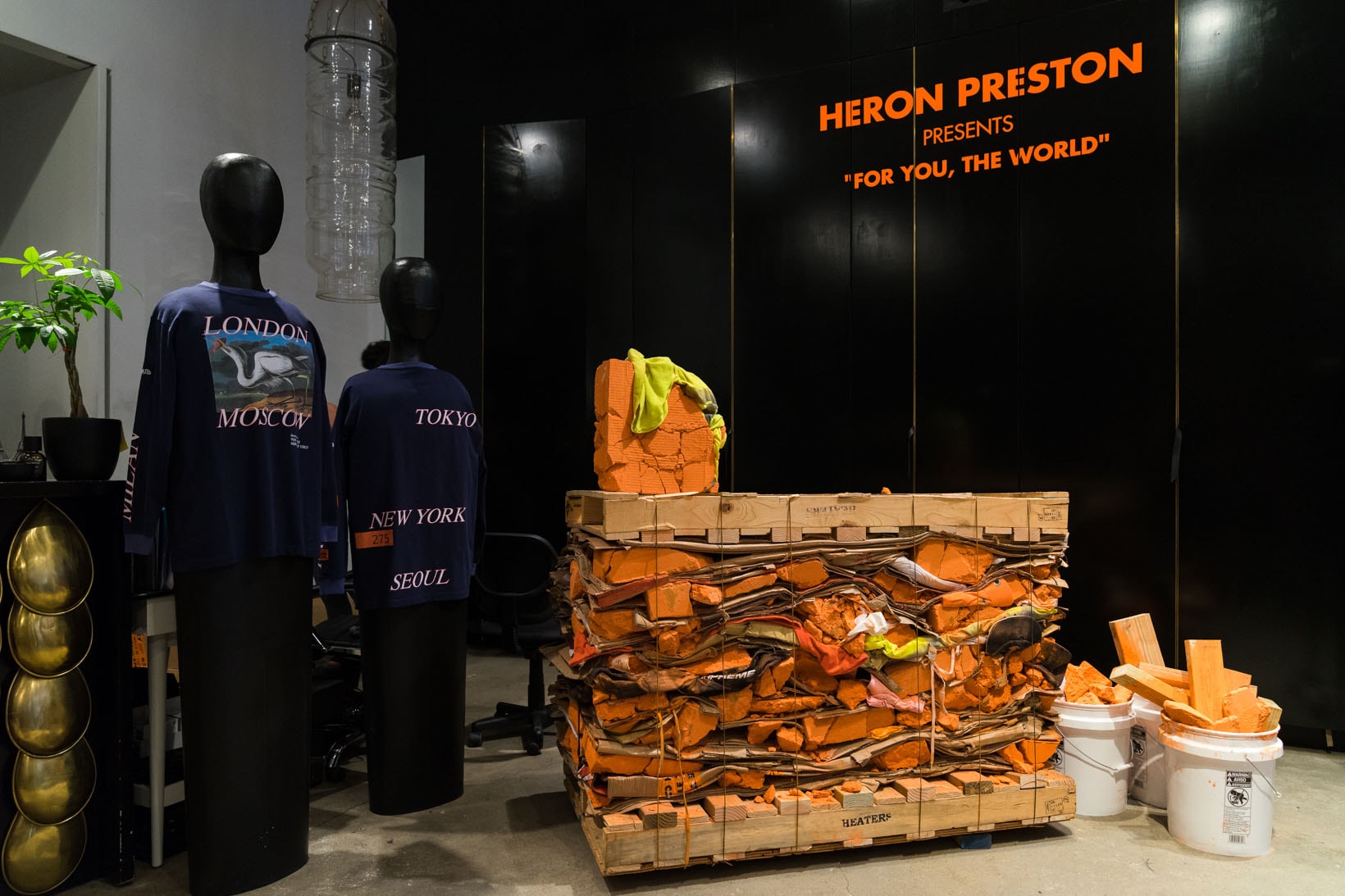 헤론 프레스턴 뉴욕 패션위크 팝업 2017 heron preston new york fashion week pop up for you the world