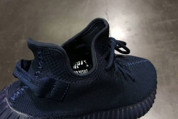 이지 부스트 350 V2 남색 & 된장색 유출