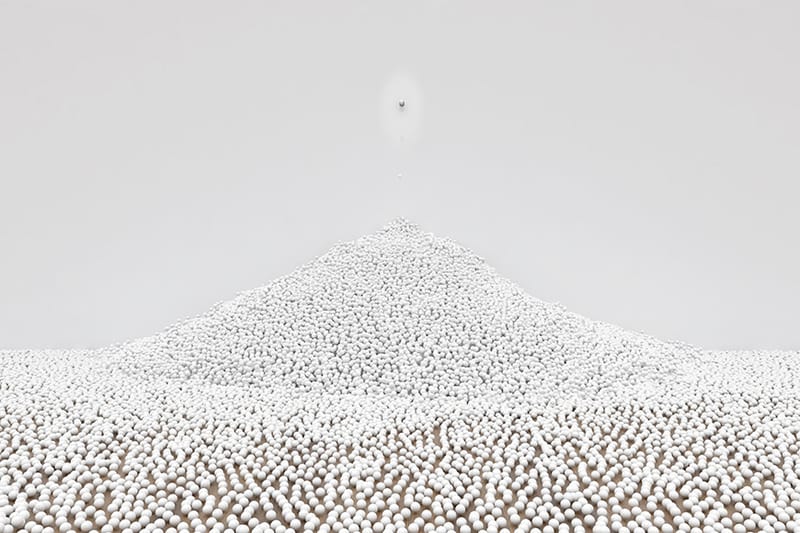 다니엘 아샴의 스나키텍처, 코스와 서울 전시 진행