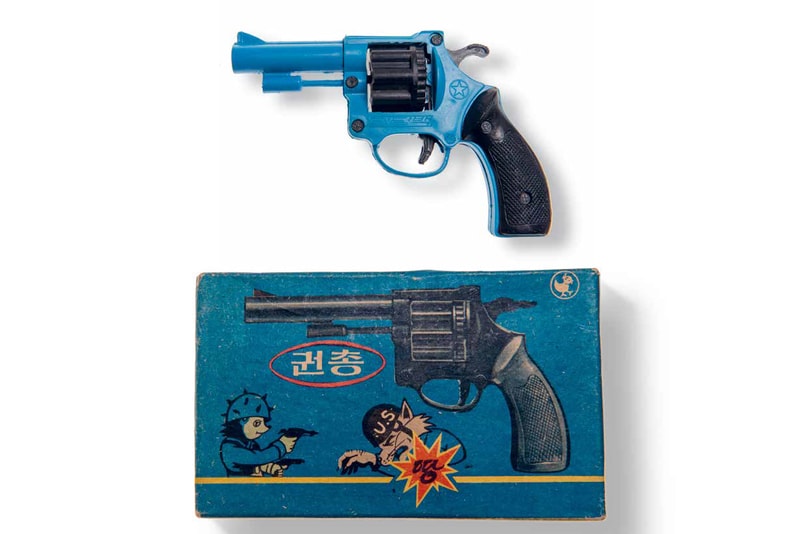 파이돈 북한 그래픽 디자인 책 Made in North Korea phaidon 2017