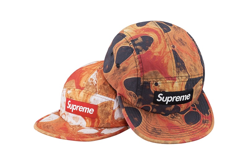 슈프림 2017 FW 컬렉션의 안드레 세라노 시리즈와 칫솔 & 스티커 사은품 supreme andres serrano collab free giveaway 2017