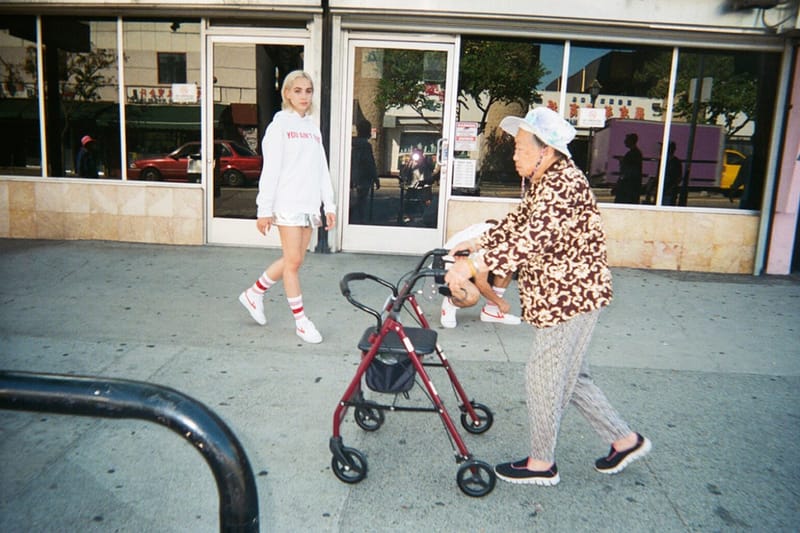 중국 대세 운동화 브랜드의 글로벌 론칭