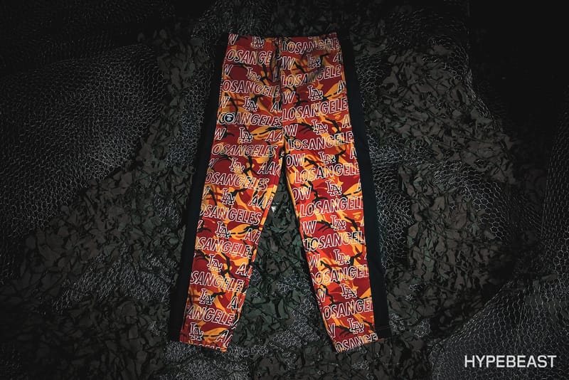 에이프 미국 매장 데뷔 기념 캡슐