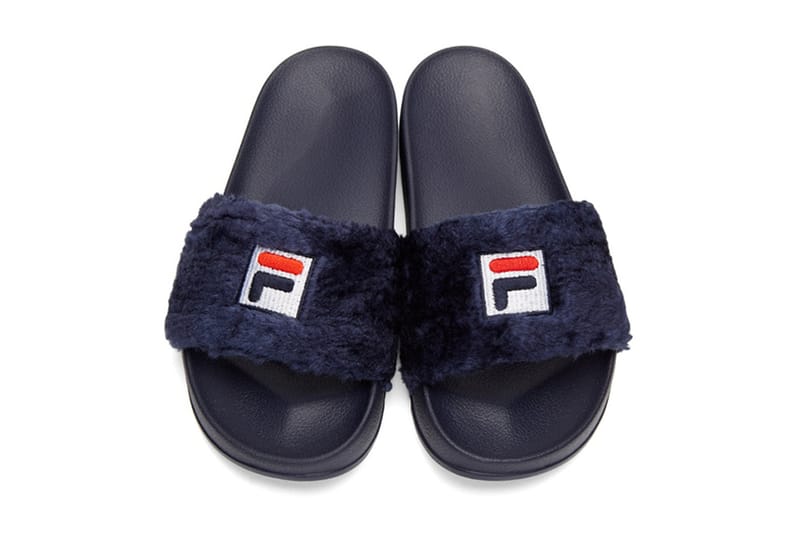 겨울에 신으면 더 좋은 휠라 x 바하 이스트 퍼 슬라이드