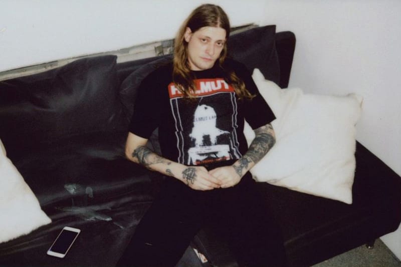 새로운 시작을 자축하는 헬무트 랭의 굿즈 컬렉션