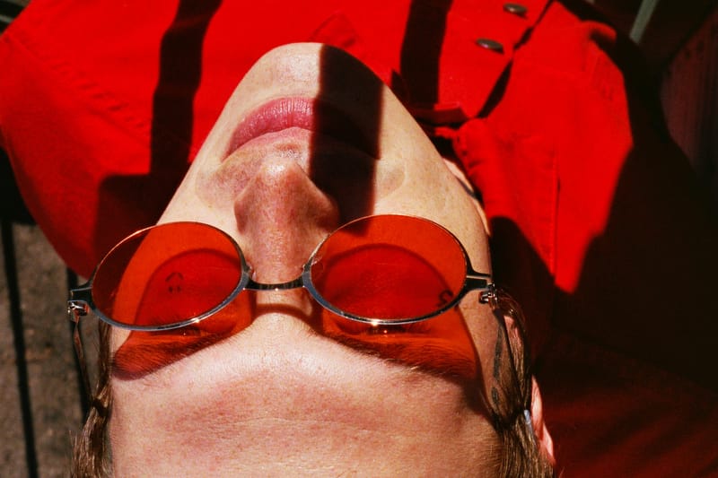 강렬한 마이키타 x 424 온 페어팩스 선글라스 컬렉션