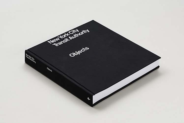 뉴욕 지하철과 관련한 400개의 사물을 수집한 사진가