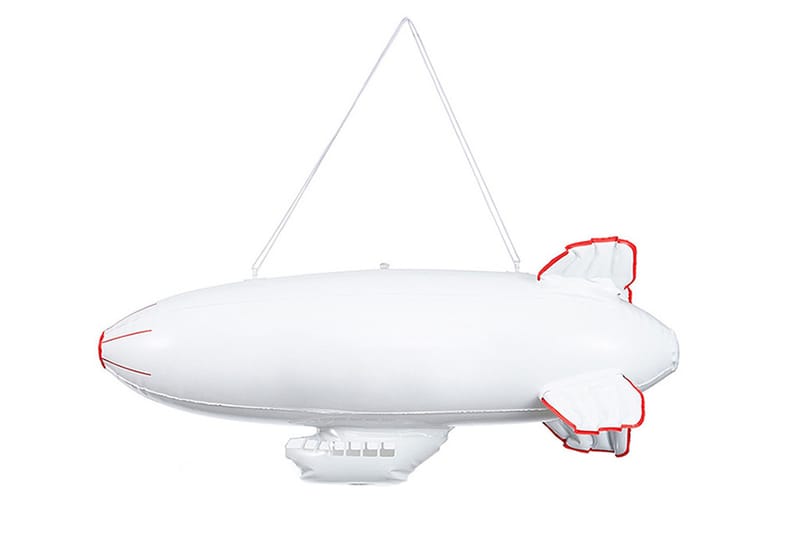 박스 로고가 사라진 슈프림의 액세서리 제품군