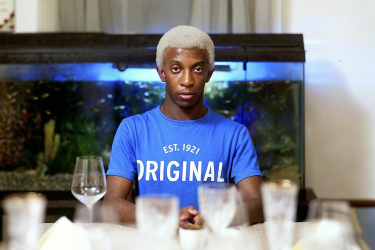 화이트 캐슬의 하이 패션 유니폼 업그레이드