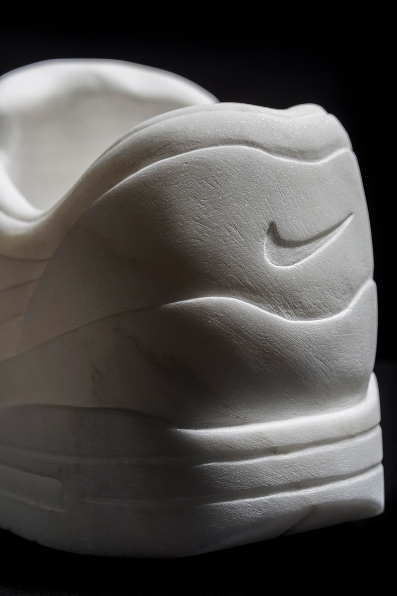 나이키 에어 맥스 1 nike air max 1 marble sculpture Alasdair Thomson 앨러스데어 톰슨 대리석 조각