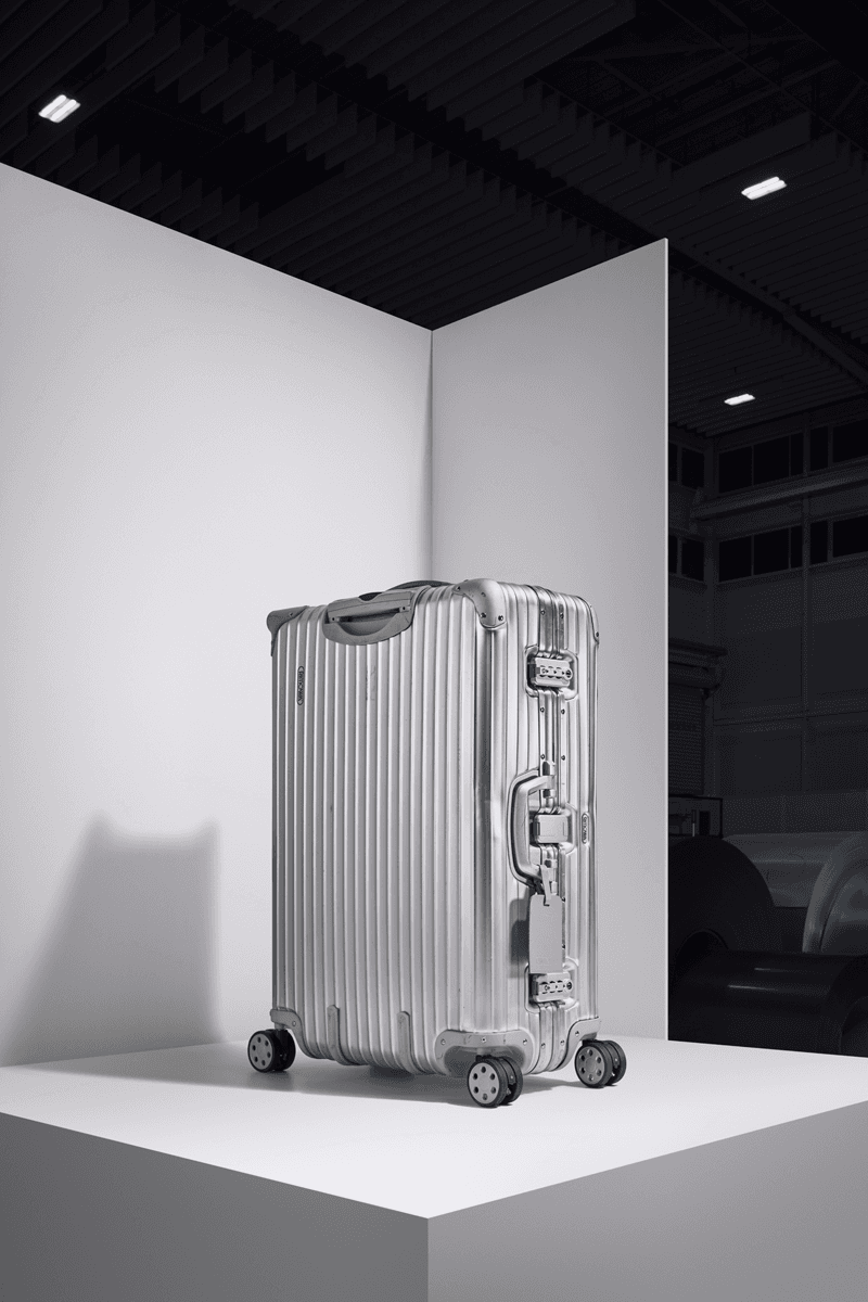 리모와 알루미늄 캐리어 80주년 기념하는 '아이콘' 캠페인 rimowa 80th anniversary icon campaign 2017