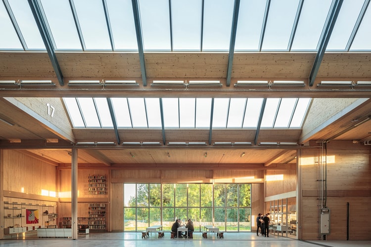 비초에, 새로운 본사 & 공장 건립