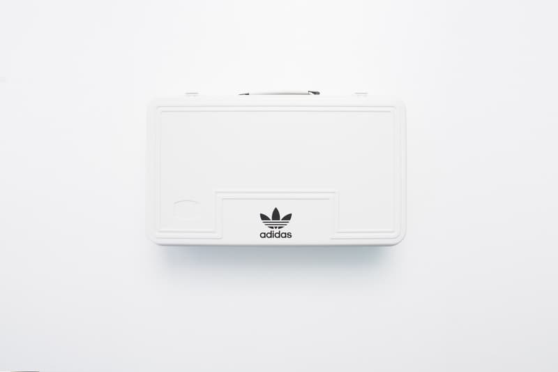 아디다스 오리지널스 클락켄플립 뮤직페스티벌 생존 킷 공개 Adidas originals survival kit clockenflap 2017