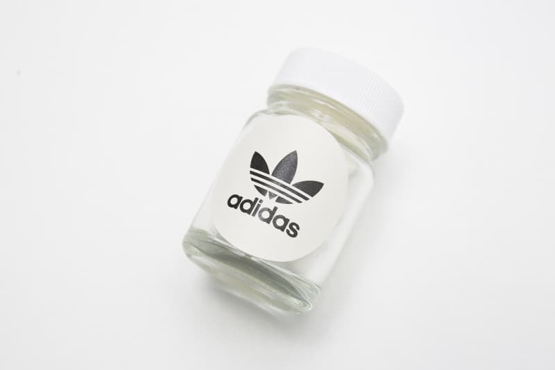 아디다스 오리지널스 클락켄플립 뮤직페스티벌 생존 킷 공개 Adidas originals survival kit clockenflap 2017