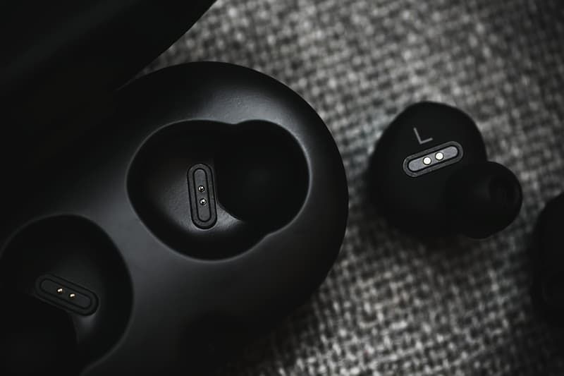 뱅앤 울룹슨 무선 이어폰 베오플레이 e8 출시 공개 2017 BANG & OLUFSEN wireless earphone