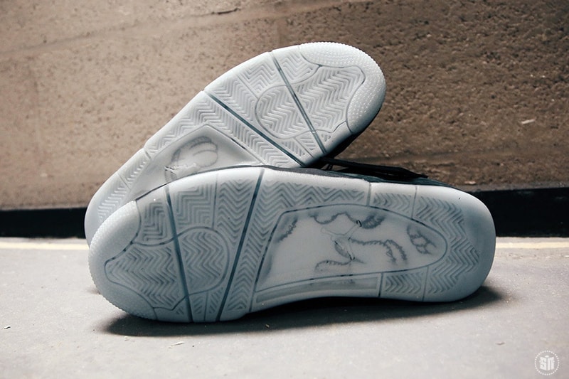 카우스 x 에어 조던 4 '블랙' 상세 제품 & 패키지 사진 2017 kaws air jordan black