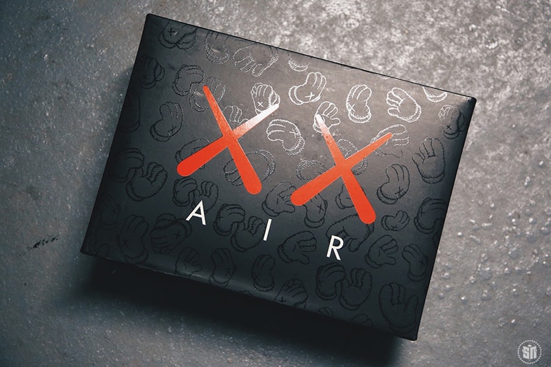 카우스 x 에어 조던 4 '블랙' 상세 제품 & 패키지 사진 2017 kaws air jordan black