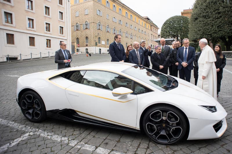 프란치스코 교황 람보르기니 우라칸 슈퍼카 2017 pope francis lamborghini huracan