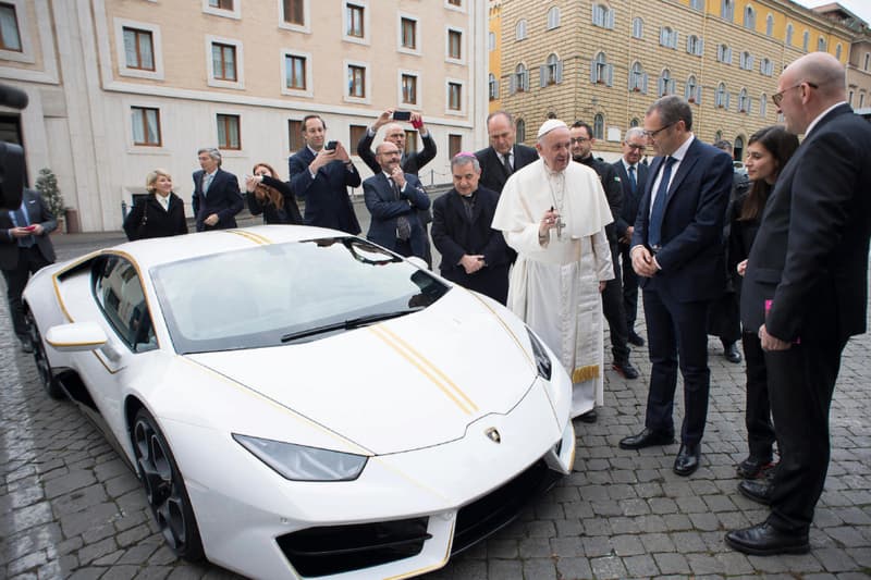 프란치스코 교황 람보르기니 우라칸 슈퍼카 2017 pope francis lamborghini huracan
