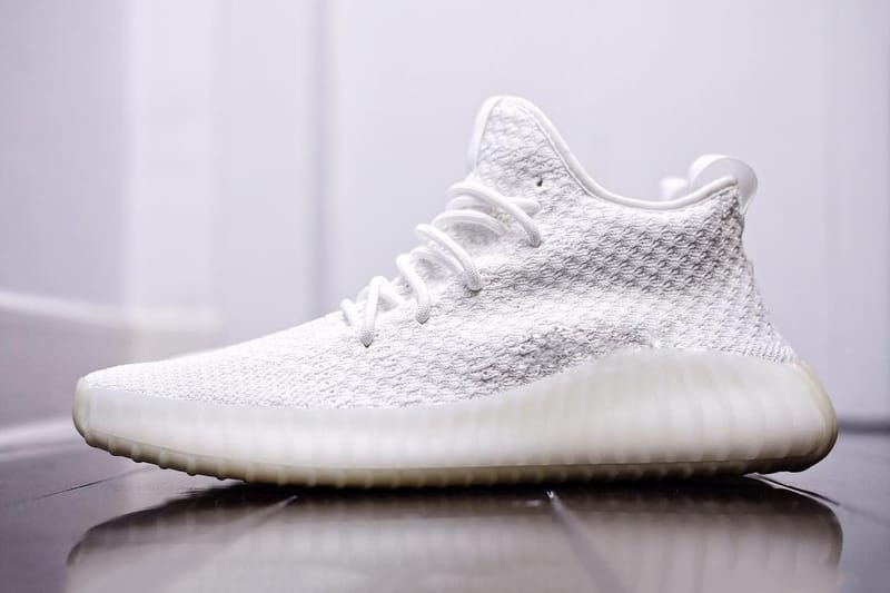 이지 부스트 650 V1 '트리플 화이트' & '트리플 블랙' 색상 유출