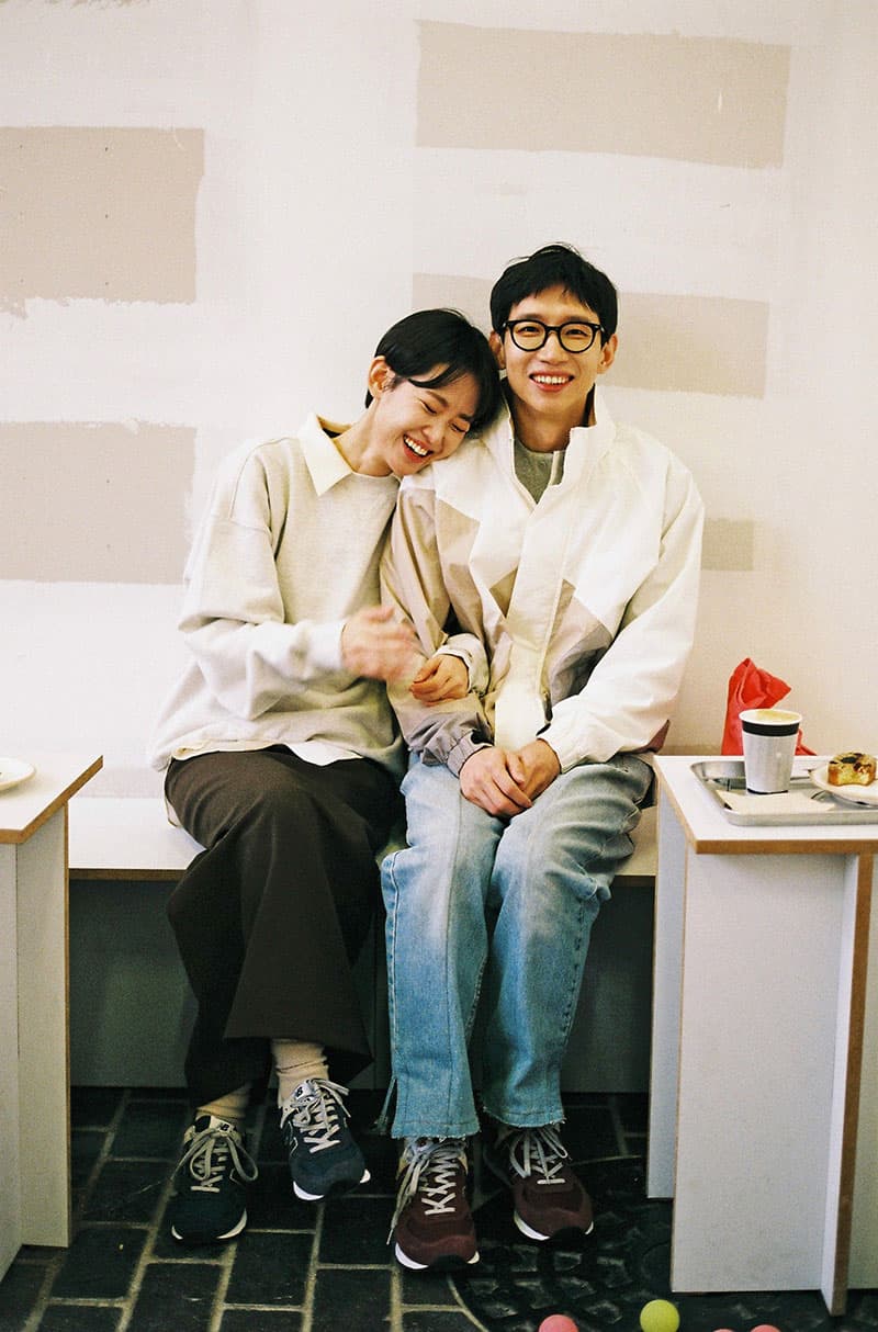 뉴발란스 봉태규, 하시시박 574 V2 화보 2018 new-balance-574-v2
