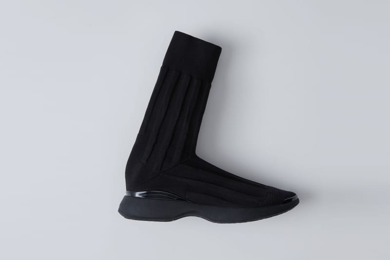 아크네의 삭 트레이너 '트리스탄' 하이탑 버전