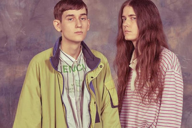 향수를 자극하는 발렌시아가 2018 SS 캠페인