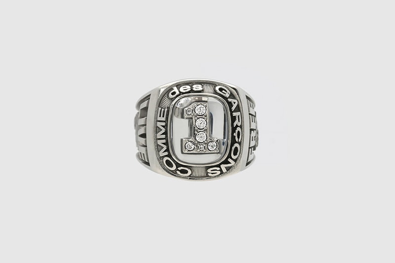 꼼데가르송 도버 스트릿 마켓 챔피온 링 출시 반지  2017 Comme des Garcons Dover Street Market exclusive ring champion collection