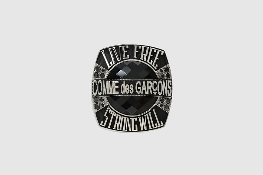 꼼데가르송 도버 스트릿 마켓 챔피온 링 출시 반지  2017 Comme des Garcons Dover Street Market exclusive ring champion collection