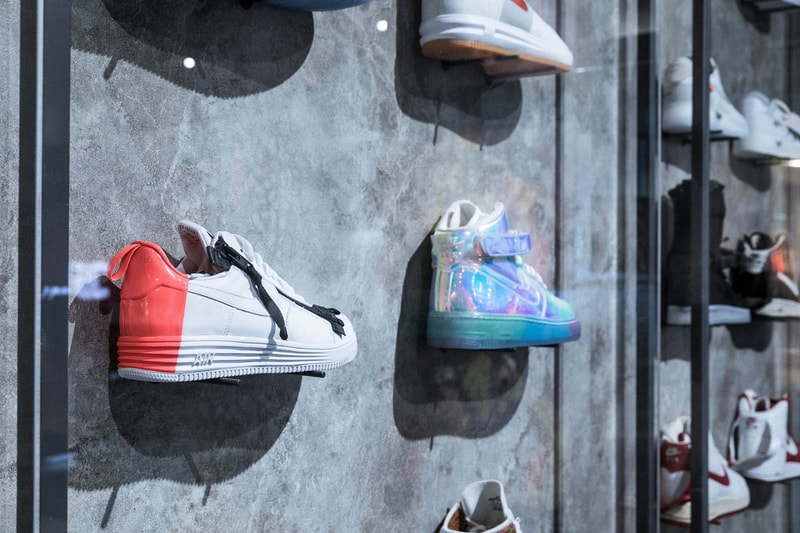 HBX 나이키 에어 포스 아크로님 트래비스 스콧 로커펠러 돈 Don C AF100 Air Force Nike 팝업 pop up Hong Kong Acronym Travis Scott Roc a Fella 홍콩서 개최 2017