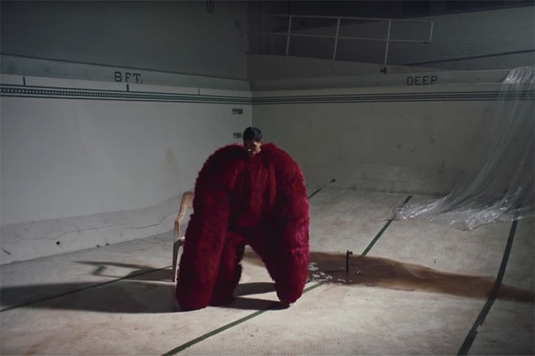 행위 예술 같은 조지의 'Demons' MV