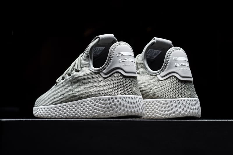 아디다스 오리지널스 퍼렐 테니스 휴 겨울 에디션 adidas originals pharrell tennis hu winter edition light grey charcoal 2017