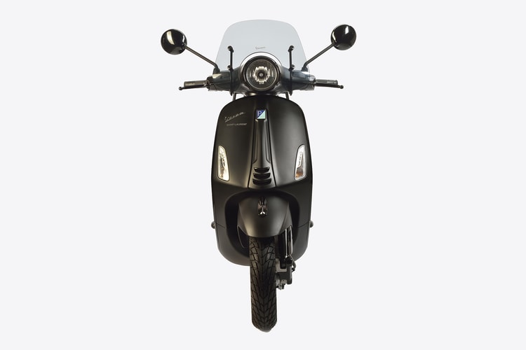 생 로랑 x 꼴레뜨 추가 사진 & 아라키 노부요시 전시