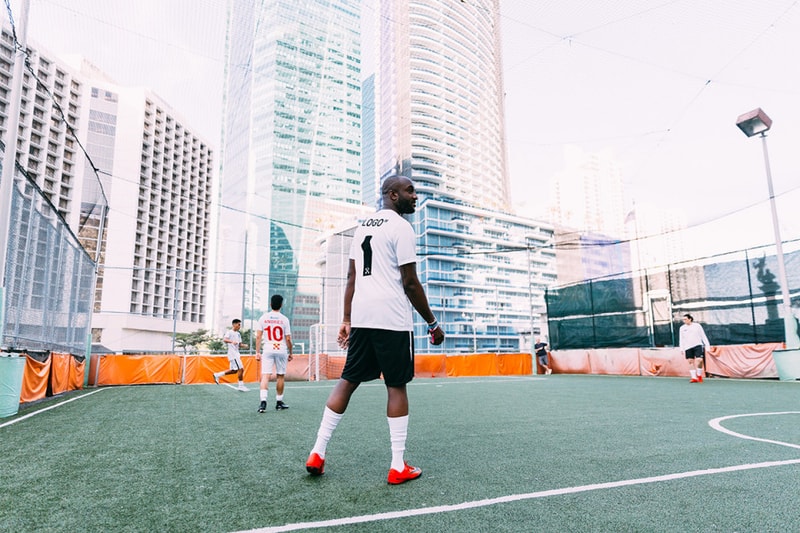 아트 바젤 마이애미 축구장 버질 아블로 스켑타 나이키 경기 2017 art basel miami football pitch virgil abloh skepta nike