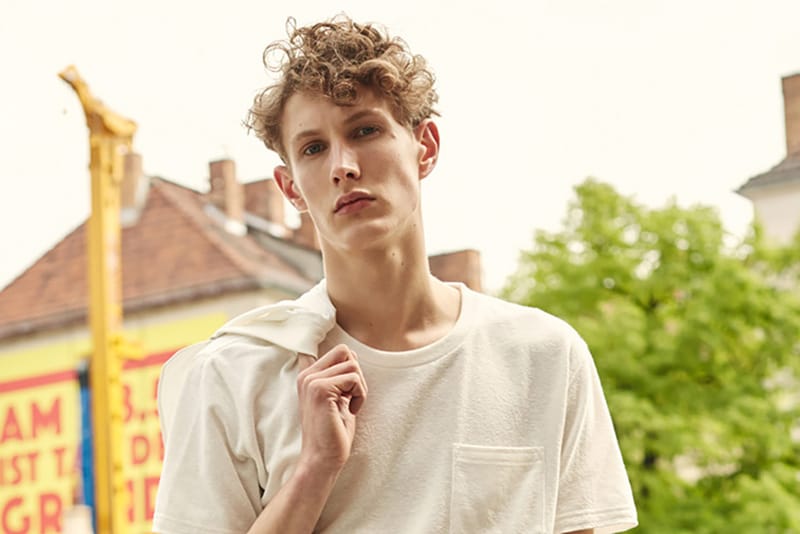 에이카 화이트 2018 SS 컬렉션