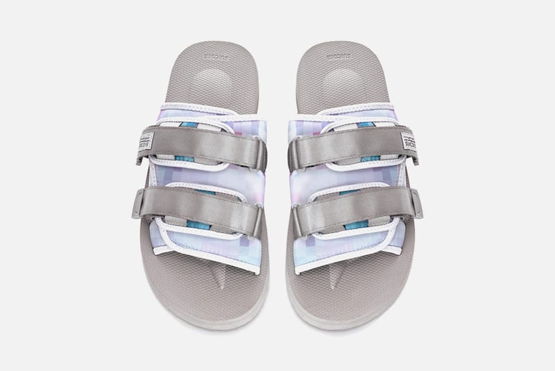 존 엘리엇 x 수이코크 모토 샌들 3종