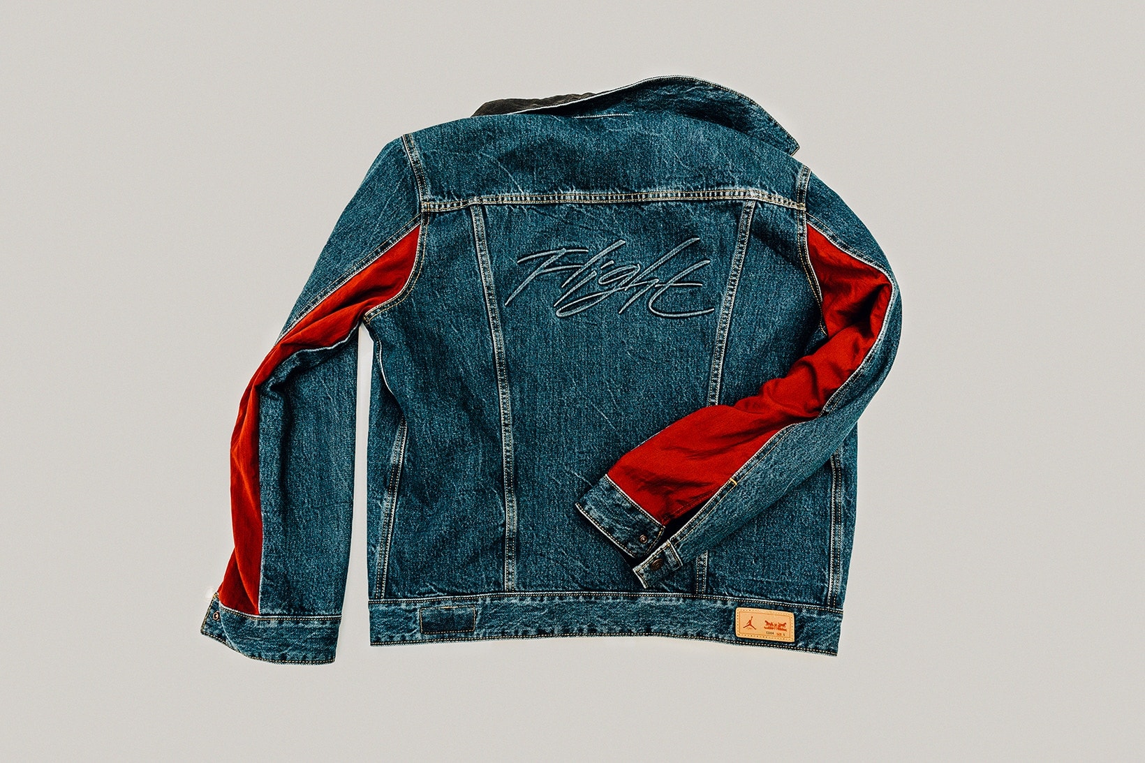 에어 조던 4 리바이스 트러커 재킷 협업 판매처 홍대 매장 2018 air jordan 4 levis trucker jacket collaboration hongdae store