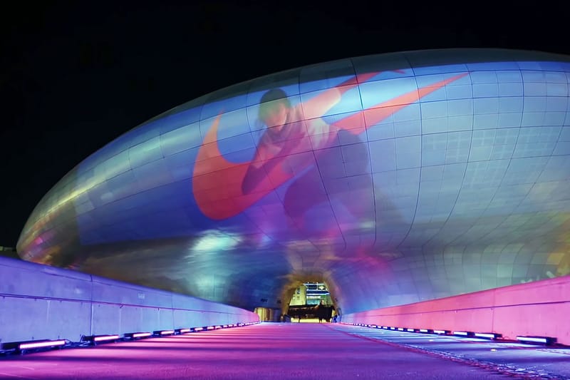 DDP 외관에 펼쳐진 나이키 #미친존재감 JUST DO IT 캠페인