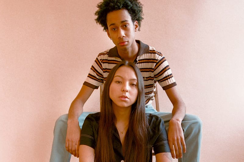 오프닝 세레모니 x 반스 '플로럴 누아르' 팩