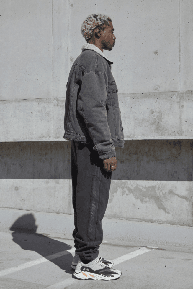 칸예 웨스트 이지 시즌 5 칼라바사스 스웨트팬츠 착용 사진 2018 kanye west yeezy calabasas sweatpants