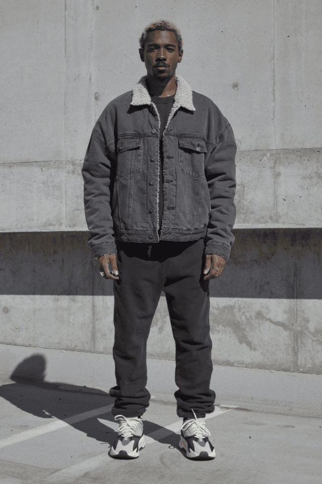 칸예 웨스트 이지 시즌 5 칼라바사스 스웨트팬츠 착용 사진 2018 kanye west yeezy calabasas sweatpants