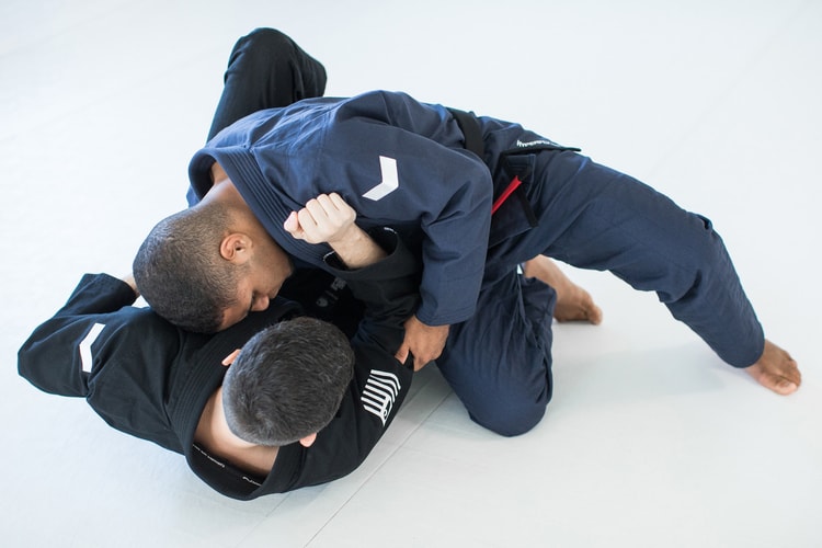 주짓수 도복을 제작한 칼하트 WIP