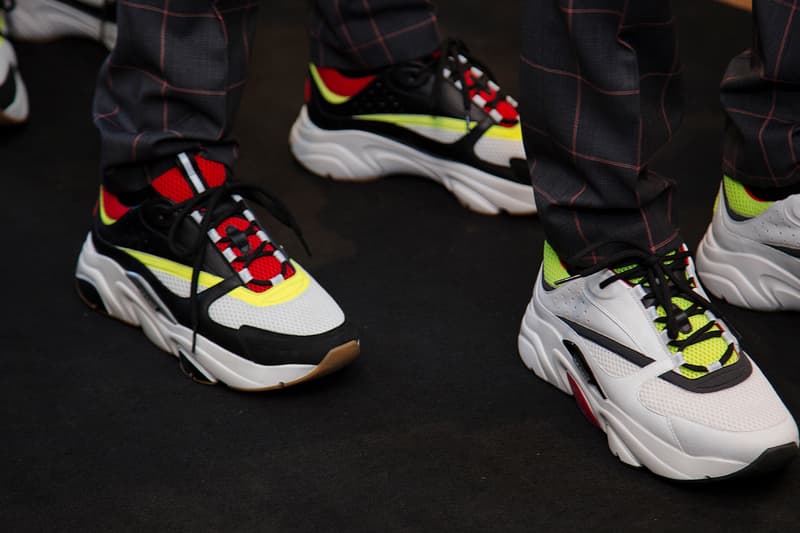 이지 러너 부럽지 않은 청키 스니커즈 8종 2018 yeezy runner balenciaga triple s adidas nike john elliott puma reebok