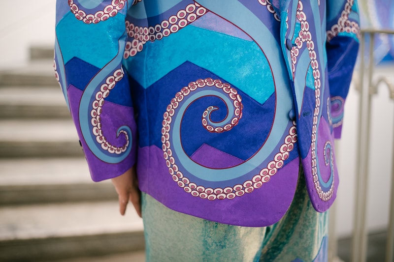 #Streetsnaps: 무라카미 다카시 밴쿠버 아트 갤러리 2018 takashi murakami vancouver art gallery octopus eats its own leg