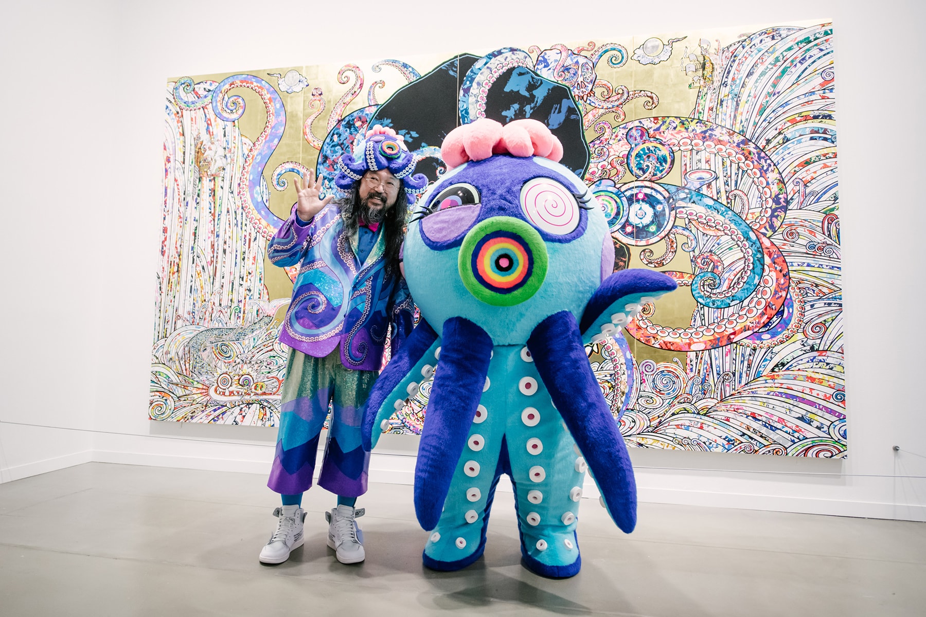 #Streetsnaps: 무라카미 다카시 밴쿠버 아트 갤러리 2018 takashi murakami vancouver art gallery octopus eats its own leg